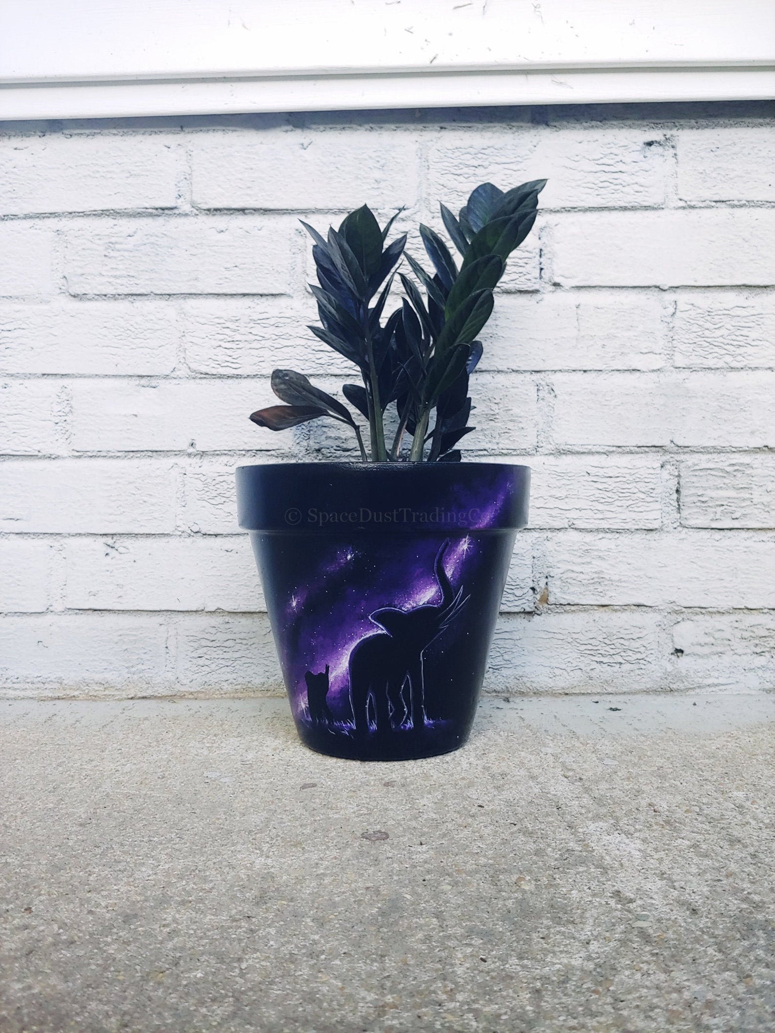 8in Matriarch Planter